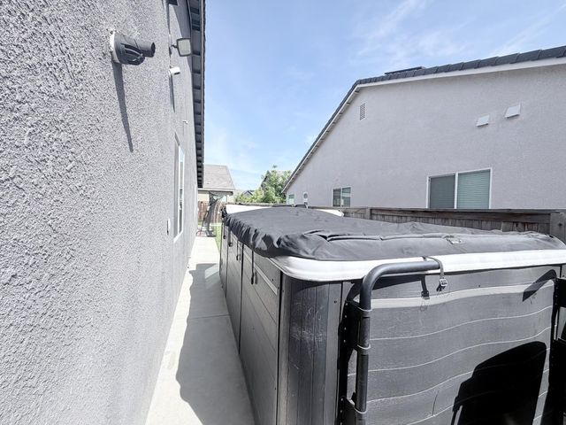 2031 N Osmun Avenue, Clovis, CA 93619