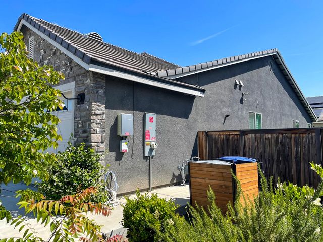 2031 N Osmun Avenue, Clovis, CA 93619