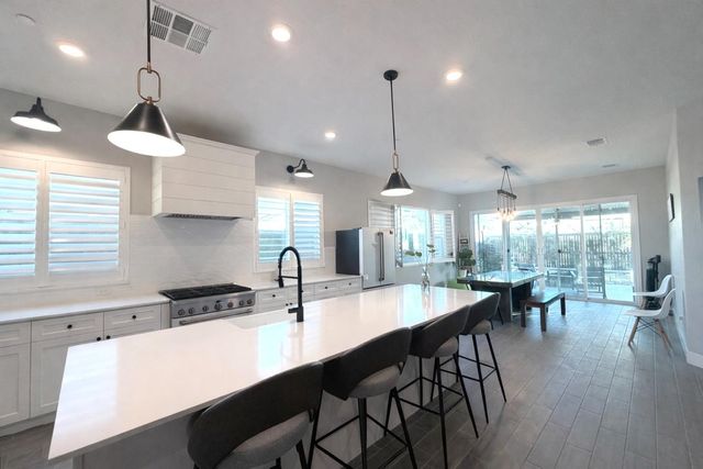 2031 N Osmun Avenue, Clovis, CA 93619