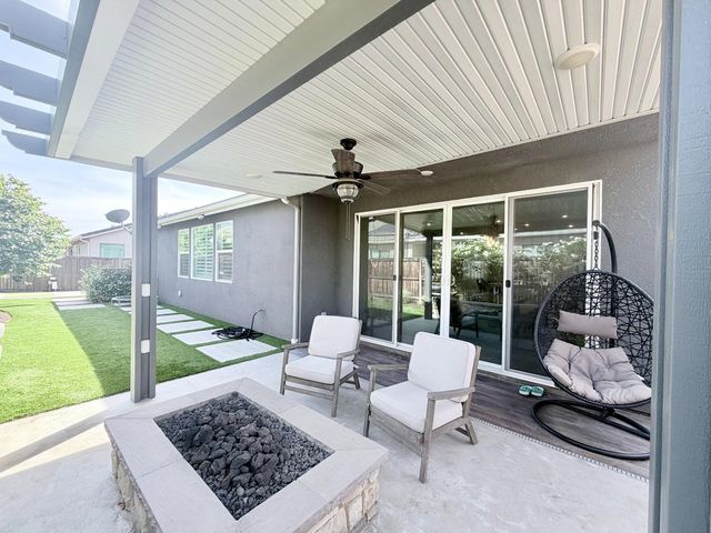 2031 N Osmun Avenue, Clovis, CA 93619
