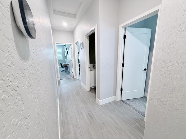 2031 N Osmun Avenue, Clovis, CA 93619