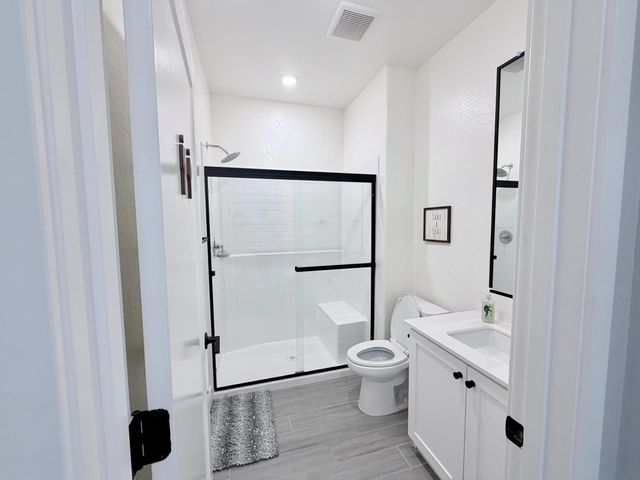 2031 N Osmun Avenue, Clovis, CA 93619