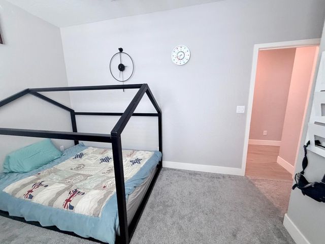 2031 N Osmun Avenue, Clovis, CA 93619