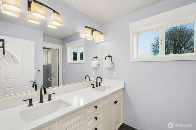 21603 31st Street E, Lake Tapps, WA 98391