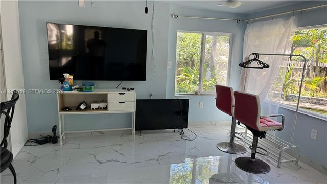 1633 Mckinley St Back Unit, Hollywood, FL 33020