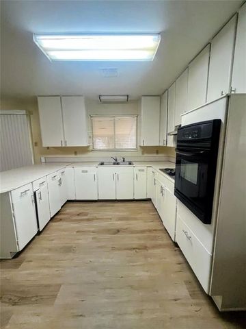 5210 CHESTNUT Drive, Alexandria, LA 71301