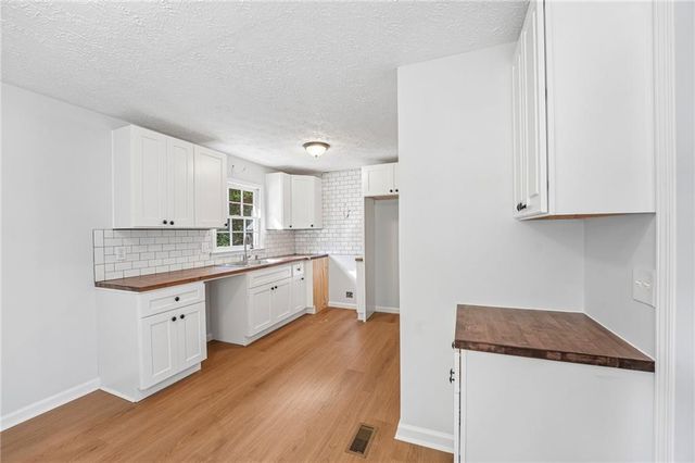 22 Oak Circle, Dallas, GA 30157