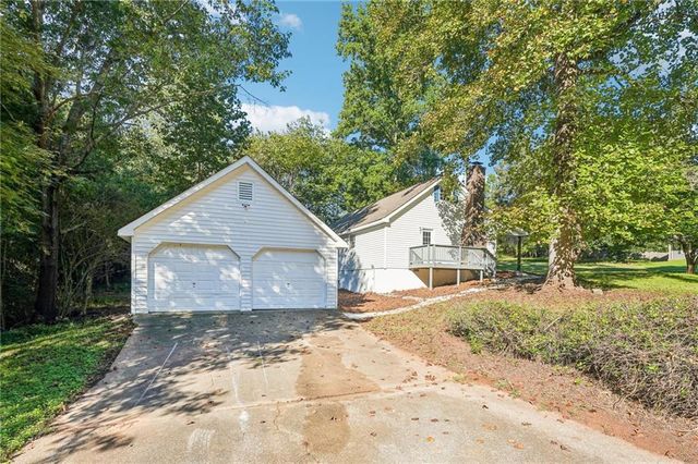 22 Oak Circle, Dallas, GA 30157