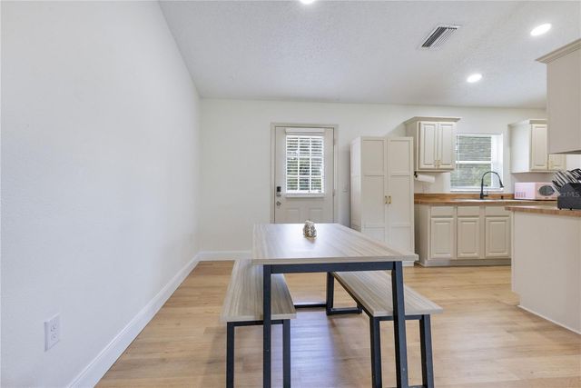 802 FOX LAKE DRIVE, Lakeland, FL 33809