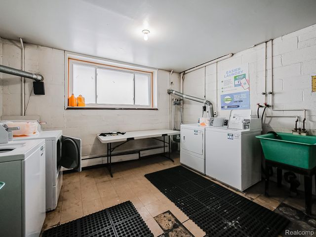 4905 Crooks A2 Road, Royal Oak, MI 48073