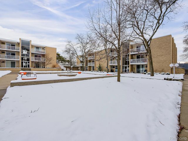 4905 Crooks A2 Road, Royal Oak, MI 48073