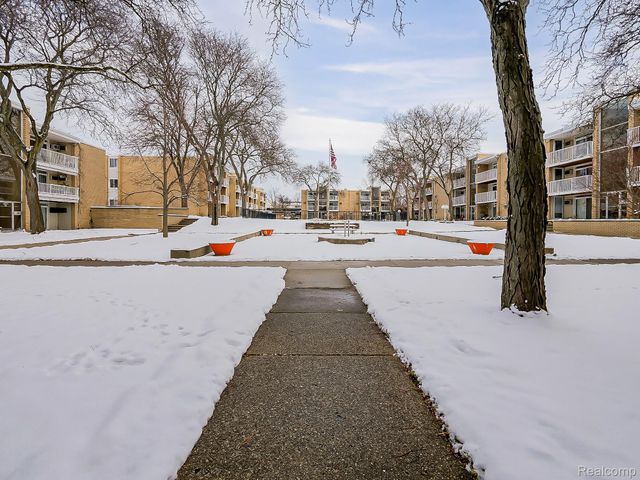 4905 Crooks A2 Road, Royal Oak, MI 48073