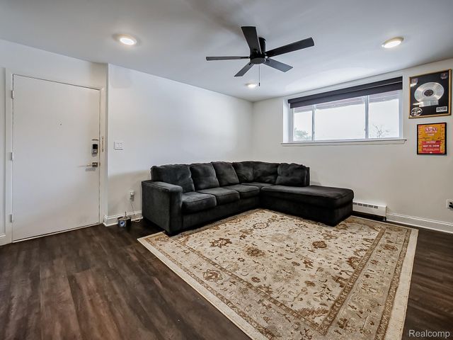 4905 Crooks A2 Road, Royal Oak, MI 48073