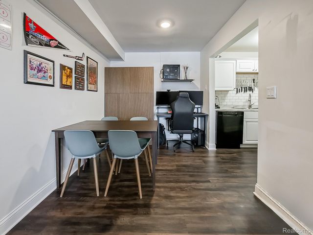 4905 Crooks A2 Road, Royal Oak, MI 48073