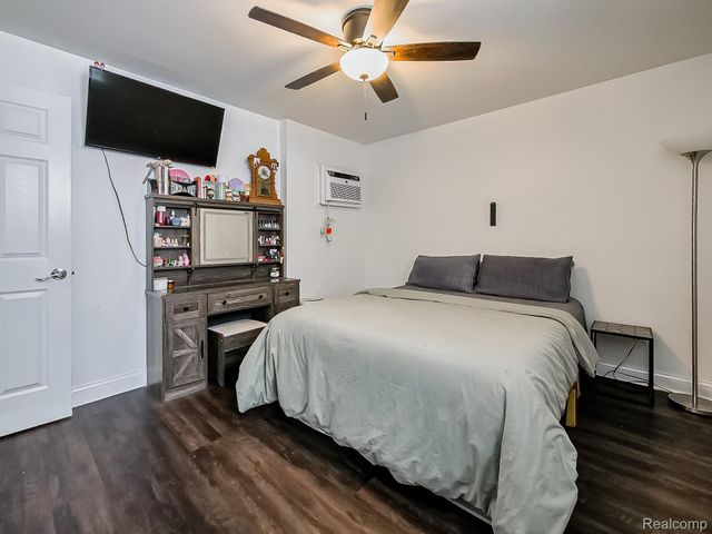 4905 Crooks A2 Road, Royal Oak, MI 48073