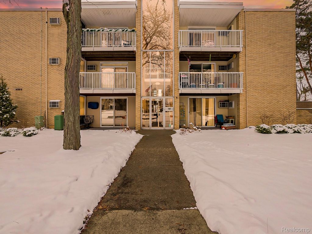 4905 Crooks A2 Road, Royal Oak, MI 48073