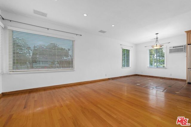 7024 Kittyhawk Avenue, Los Angeles, CA 90045