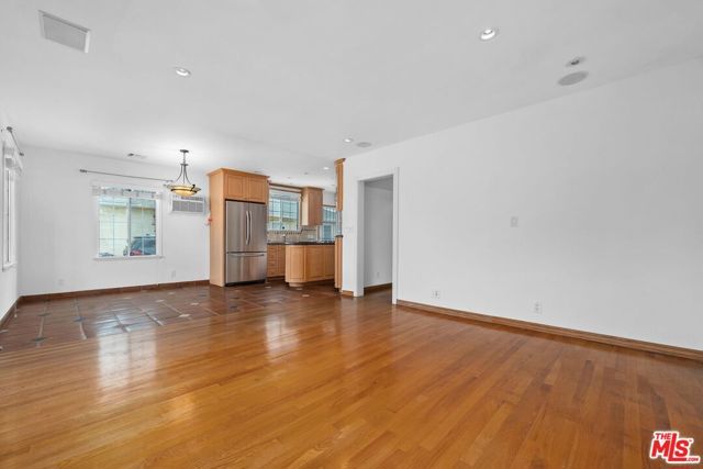 7024 Kittyhawk Avenue, Los Angeles, CA 90045