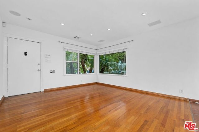 7024 Kittyhawk Avenue, Los Angeles, CA 90045