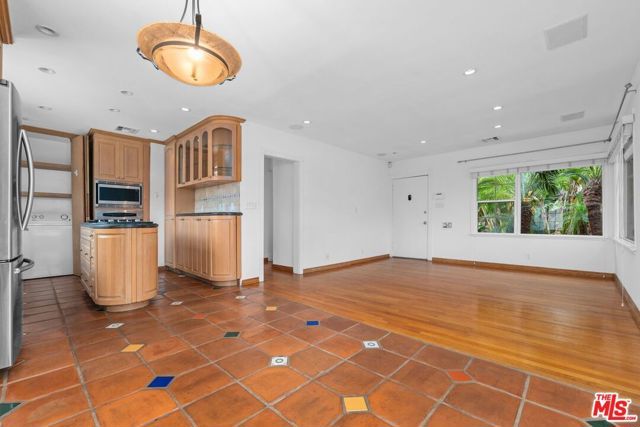 7024 Kittyhawk Avenue, Los Angeles, CA 90045