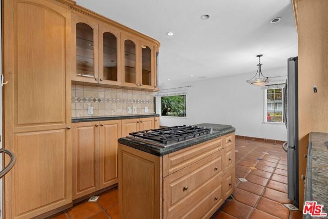 7024 Kittyhawk Avenue, Los Angeles, CA 90045