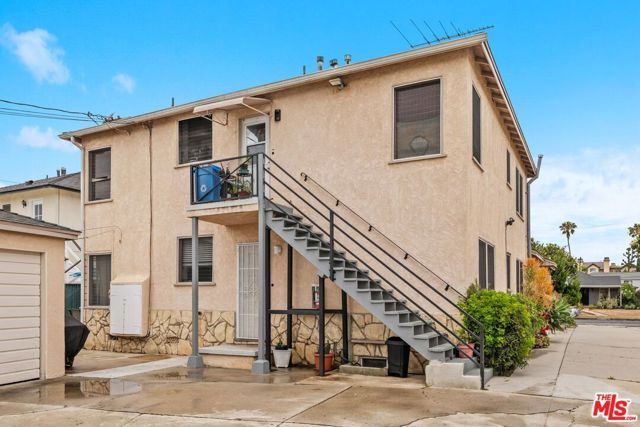 7024 Kittyhawk Avenue, Los Angeles, CA 90045