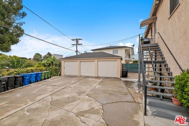 7024 Kittyhawk Avenue, Los Angeles, CA 90045