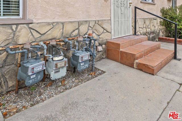 7024 Kittyhawk Avenue, Los Angeles, CA 90045
