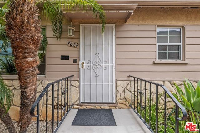 7024 Kittyhawk Avenue, Los Angeles, CA 90045