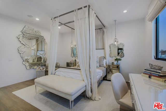 2105 E Balboa Boulevard, Newport Beach, CA 92661