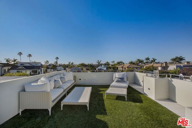 2105 E Balboa Boulevard, Newport Beach, CA 92661
