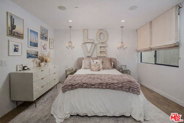 2105 E Balboa Boulevard, Newport Beach, CA 92661