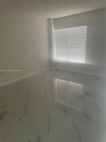 4166 Inverrary Dr 210, Lauderhill, FL 33319