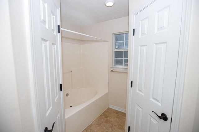 1305 Jefferyscot Court, Crestview, FL 32536