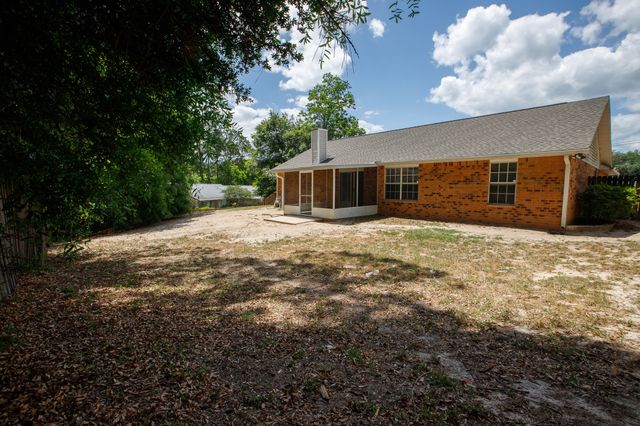 1305 Jefferyscot Court, Crestview, FL 32536