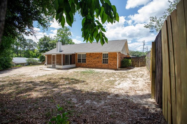 1305 Jefferyscot Court, Crestview, FL 32536