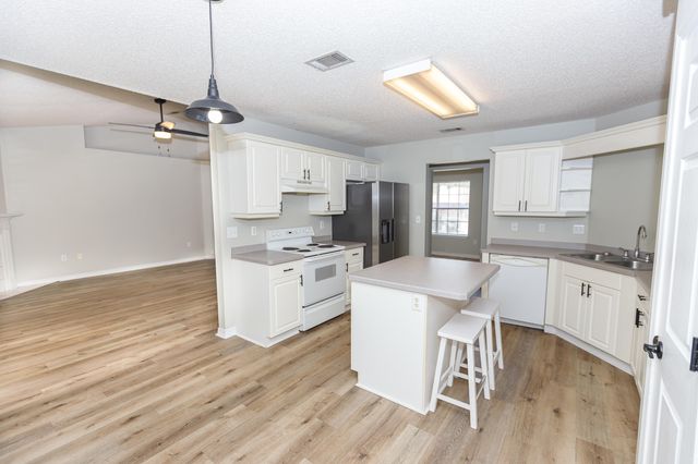 1305 Jefferyscot Court, Crestview, FL 32536
