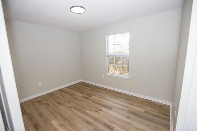 1305 Jefferyscot Court, Crestview, FL 32536