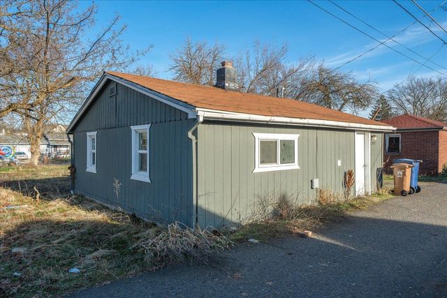 1507 W Chelan Ave, Spokane, WA 99205