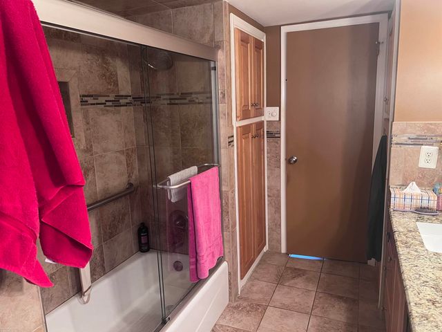 5156 Eastbrook Ct Court, Shelby Twp, MI 48316