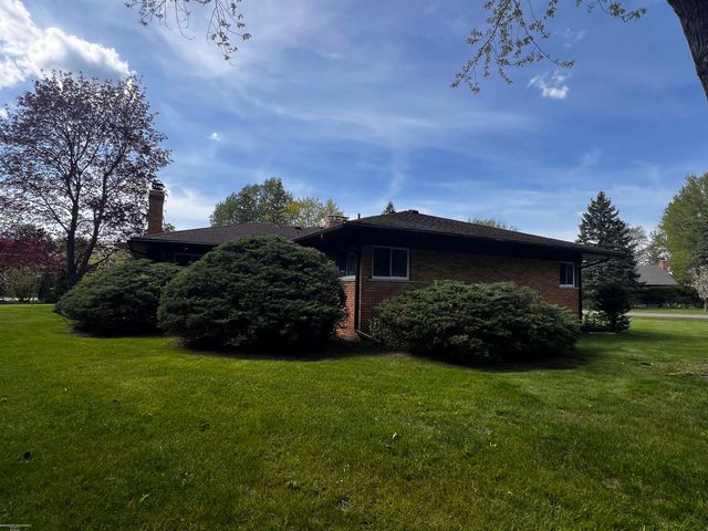 5156 Eastbrook Ct Court, Shelby Twp, MI 48316