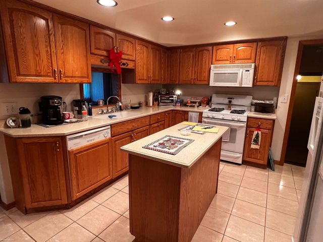 5156 Eastbrook Ct Court, Shelby Twp, MI 48316