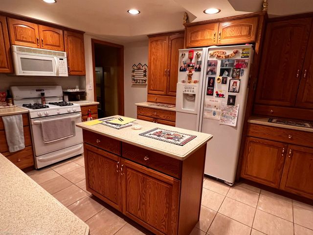 5156 Eastbrook Ct Court, Shelby Twp, MI 48316