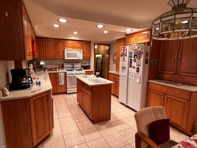 5156 Eastbrook Ct Court, Shelby Twp, MI 48316