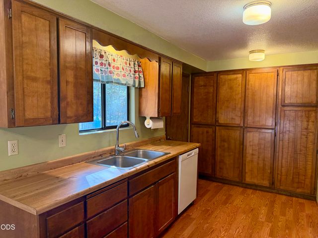 50842 Deer Forest Drive, La Pine, OR 97739