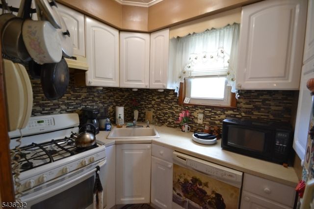 82 Christie Ave, Clifton City, NJ 07011