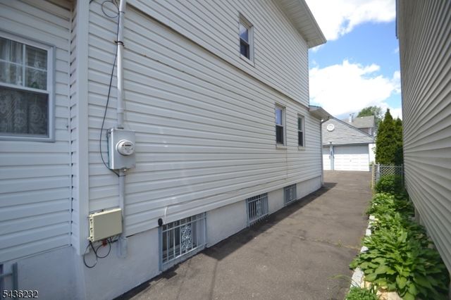 82 Christie Ave, Clifton City, NJ 07011