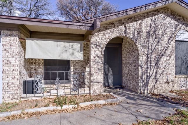 1717 Oak Tree Drive, Denton, TX 76209