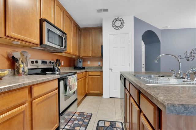 6067 APOLLOS CORNER WAY, Orlando, FL 32829