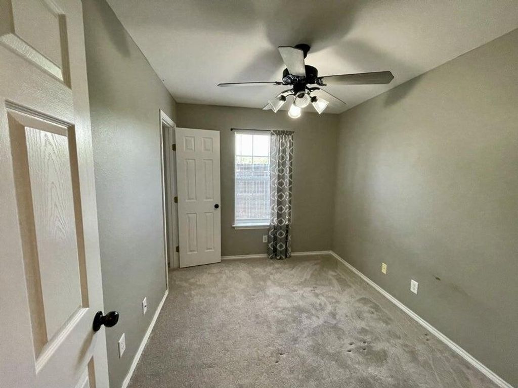 Image 8 of property listing at 2805 Mcgill Boulevard, San Angelo, TX 76905